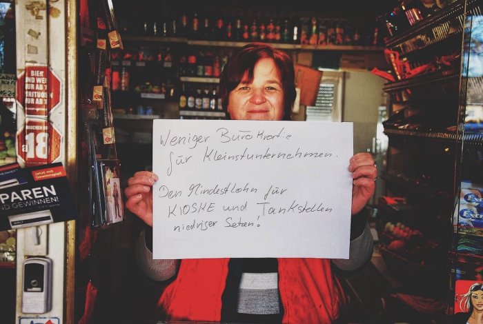 Kiosk-Besitzerin Manuela Tölle fordert von der NRW-Politik, dass sie sich dafür einsetzt, dass der Mindestlohn nicht für alle Betriebe gilt.